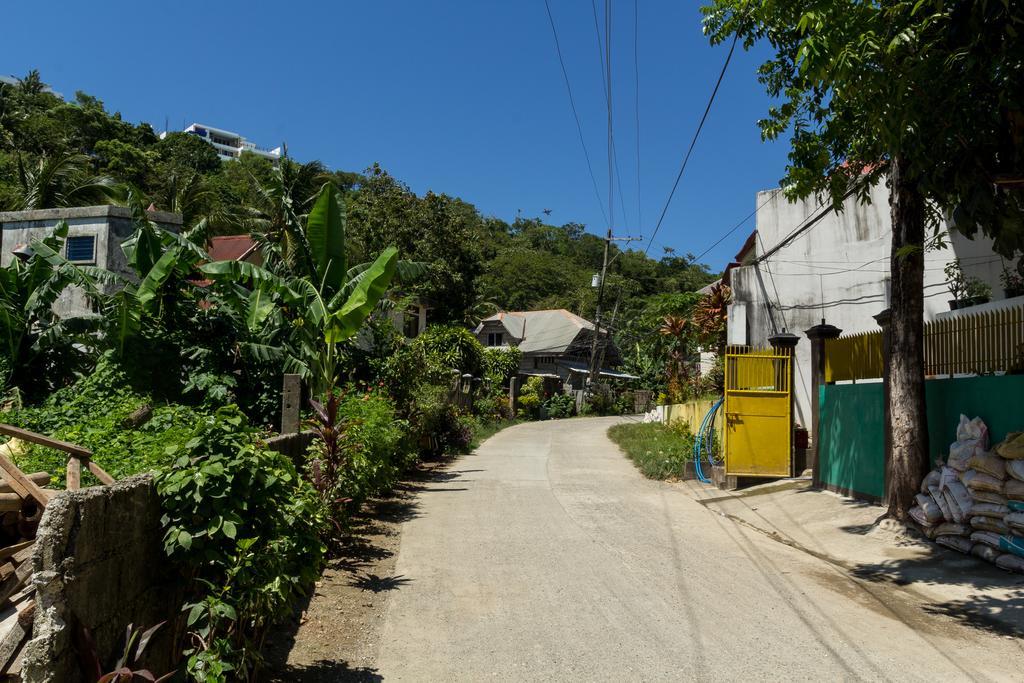 Koko'S Place Diniwid Balabag  Eksteriør billede