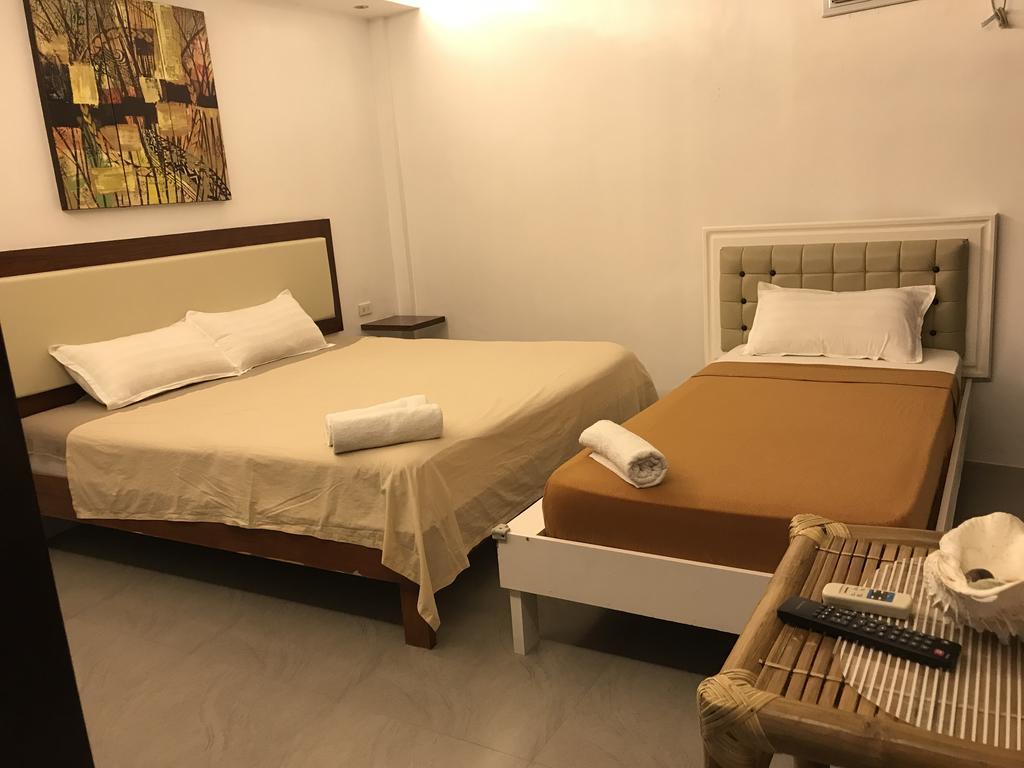 Koko'S Place Diniwid Balabag  Eksteriør billede