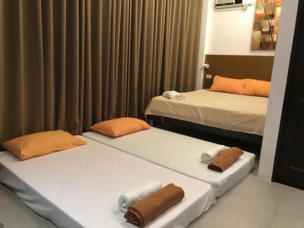 Koko'S Place Diniwid Balabag  Eksteriør billede
