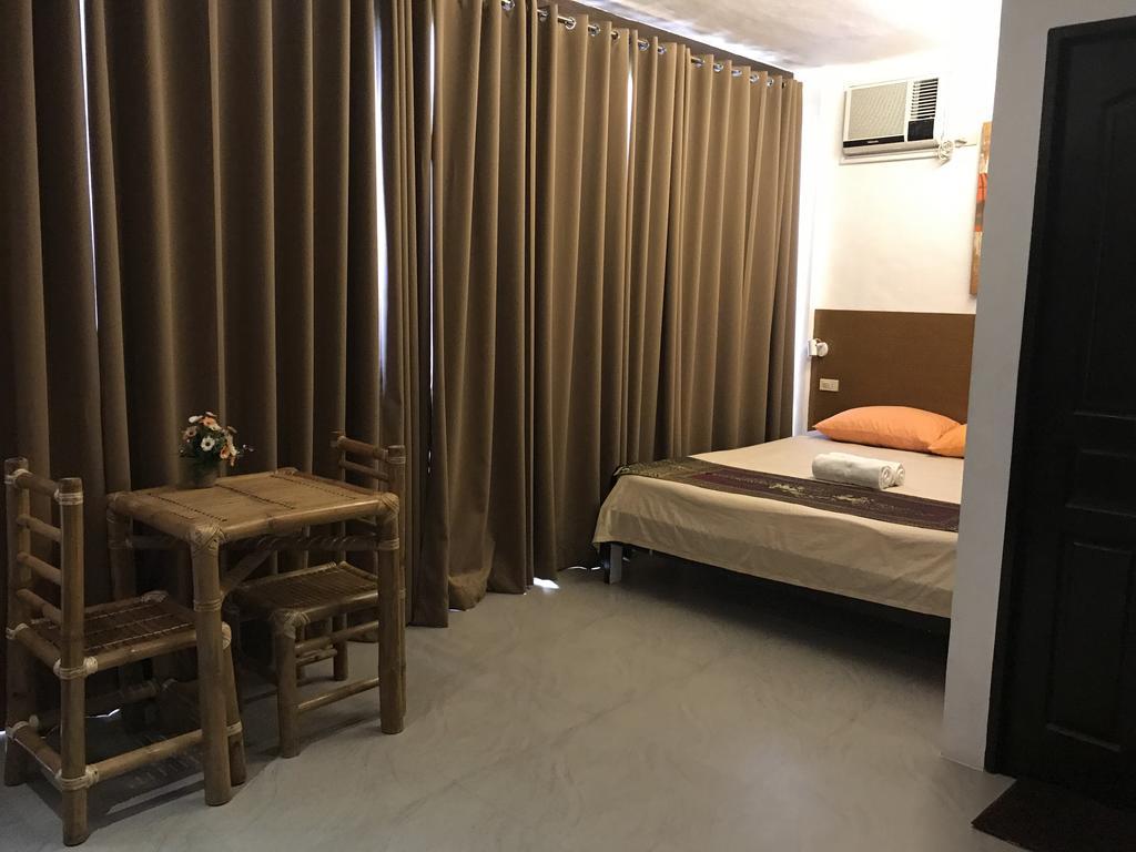 Koko'S Place Diniwid Balabag  Eksteriør billede